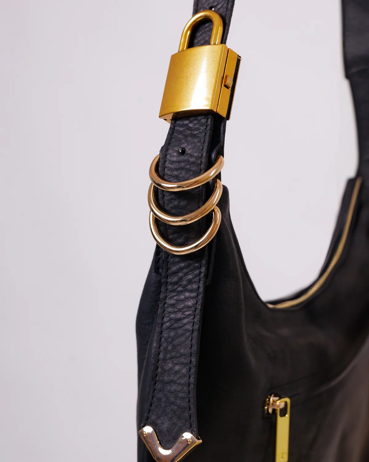 Zoé Hobo en color negro piel lisa, foto 7